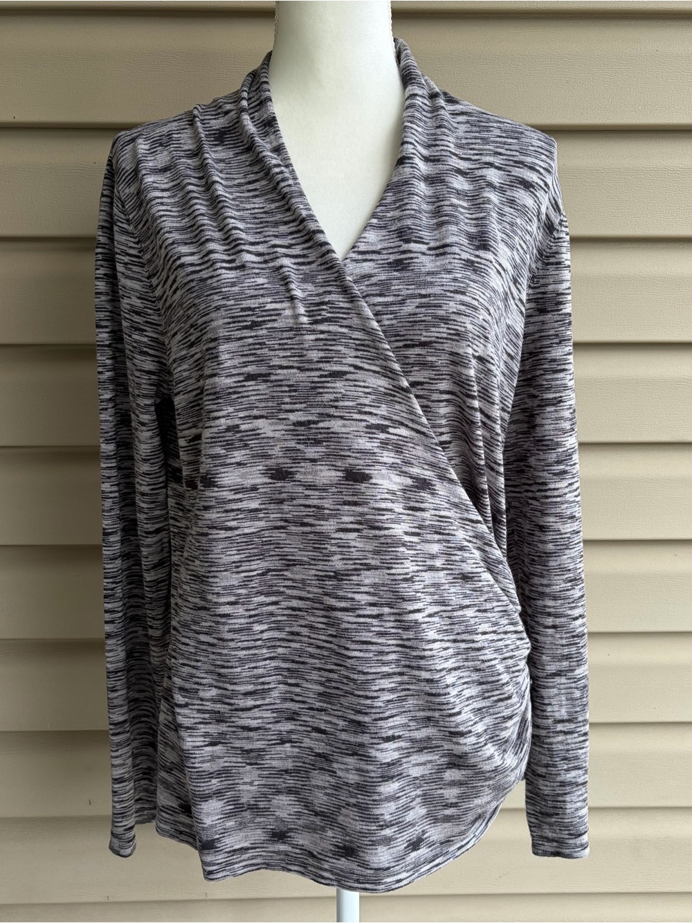 •Apt. 9• Gray/Black Space Dye V-Neck Pullover Sweater - Size XL